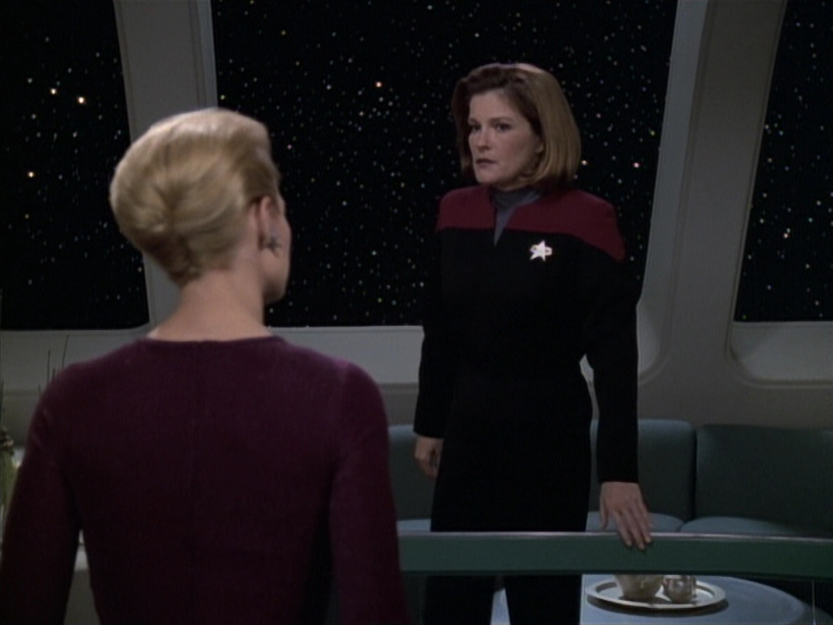 extant_StarTrek_VOY_6x19-ChildsPlay_01426.jpg