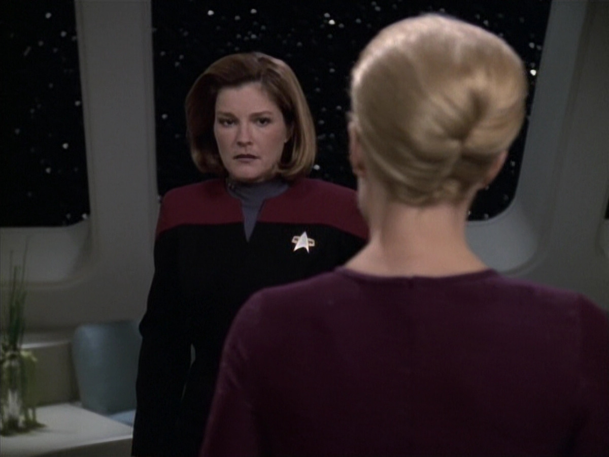 extant_StarTrek_VOY_6x19-ChildsPlay_01430.jpg