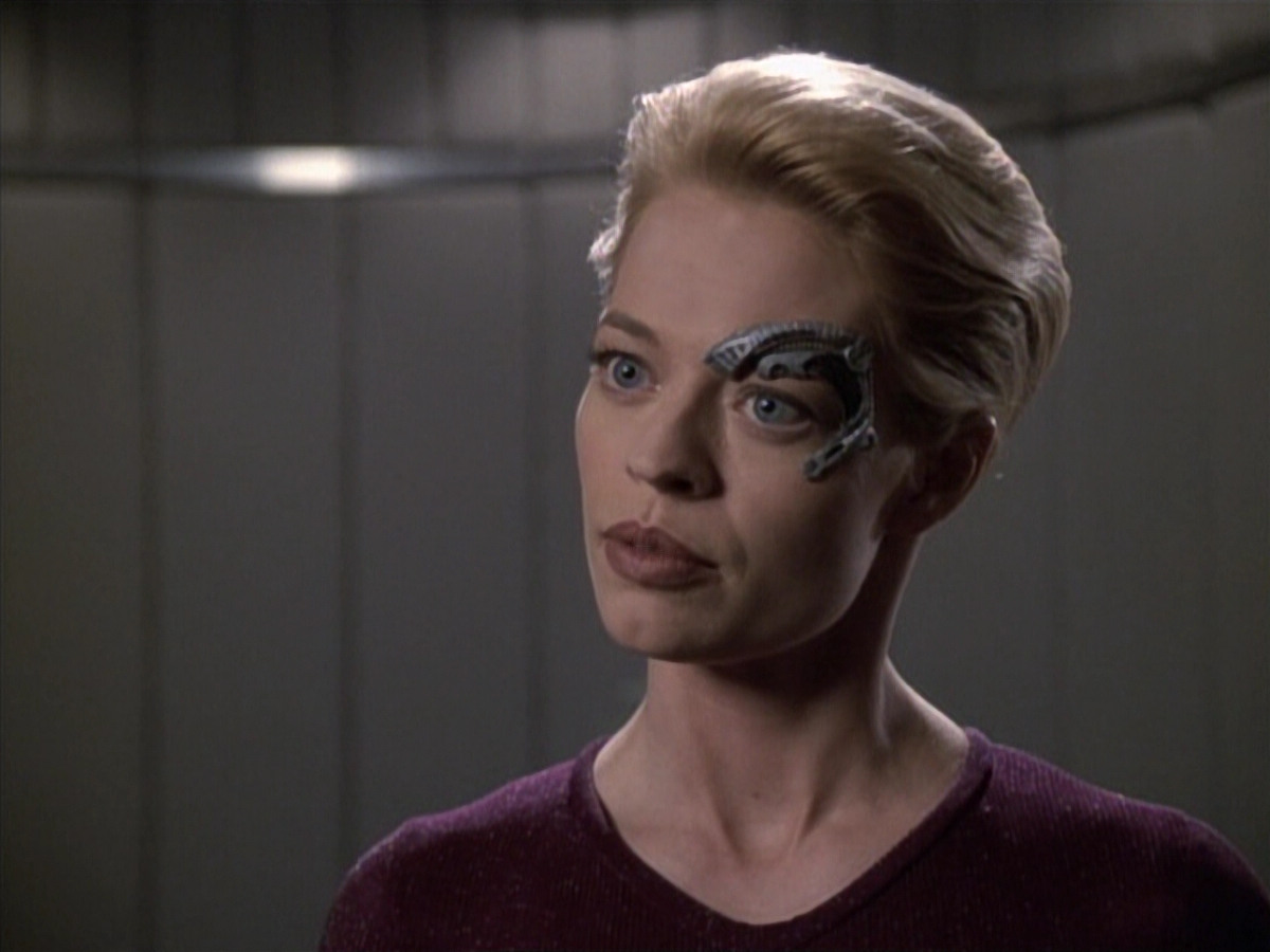 extant_StarTrek_VOY_6x19-ChildsPlay_01437.jpg