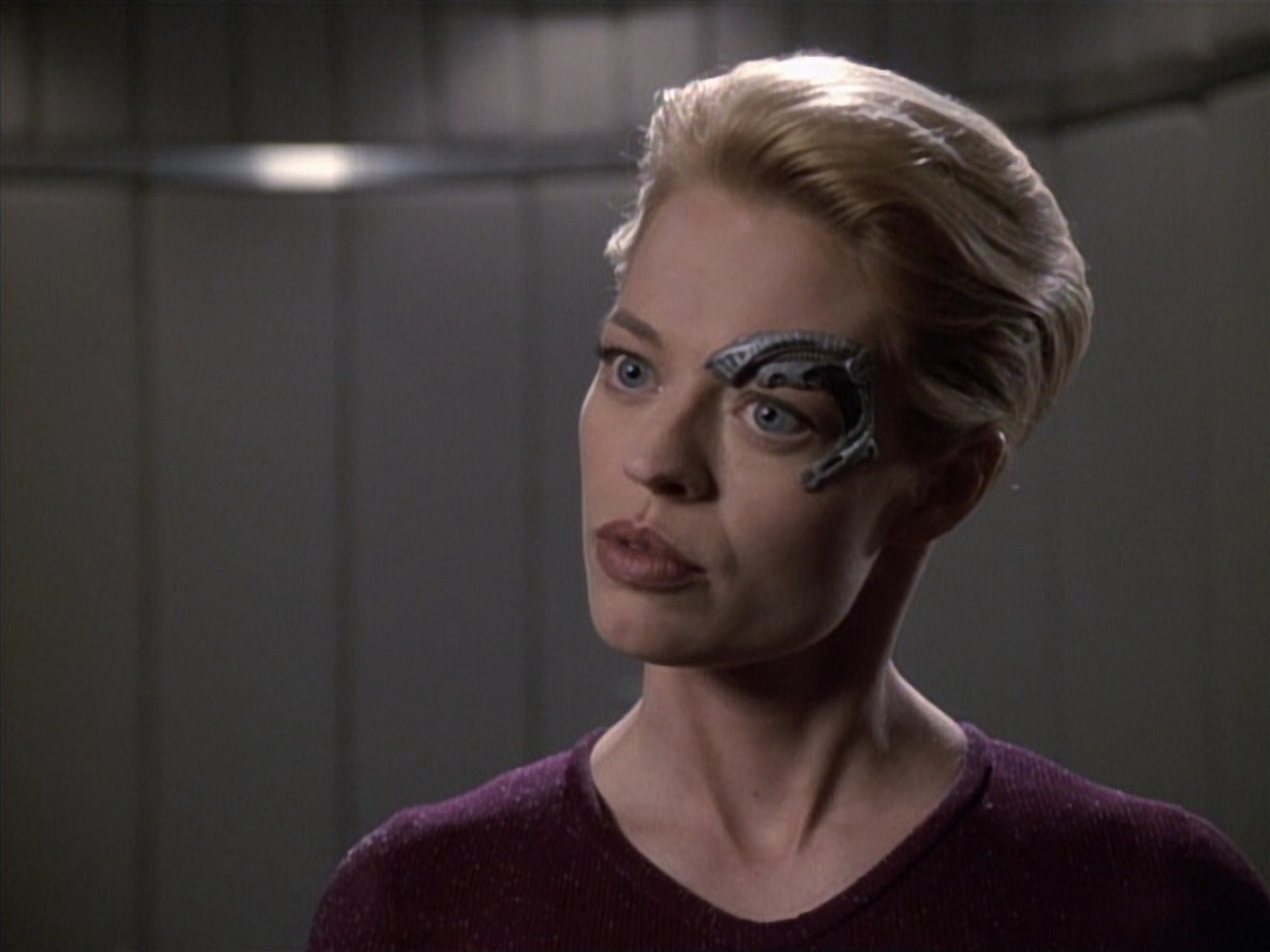 extant_StarTrek_VOY_6x19-ChildsPlay_01443.jpg