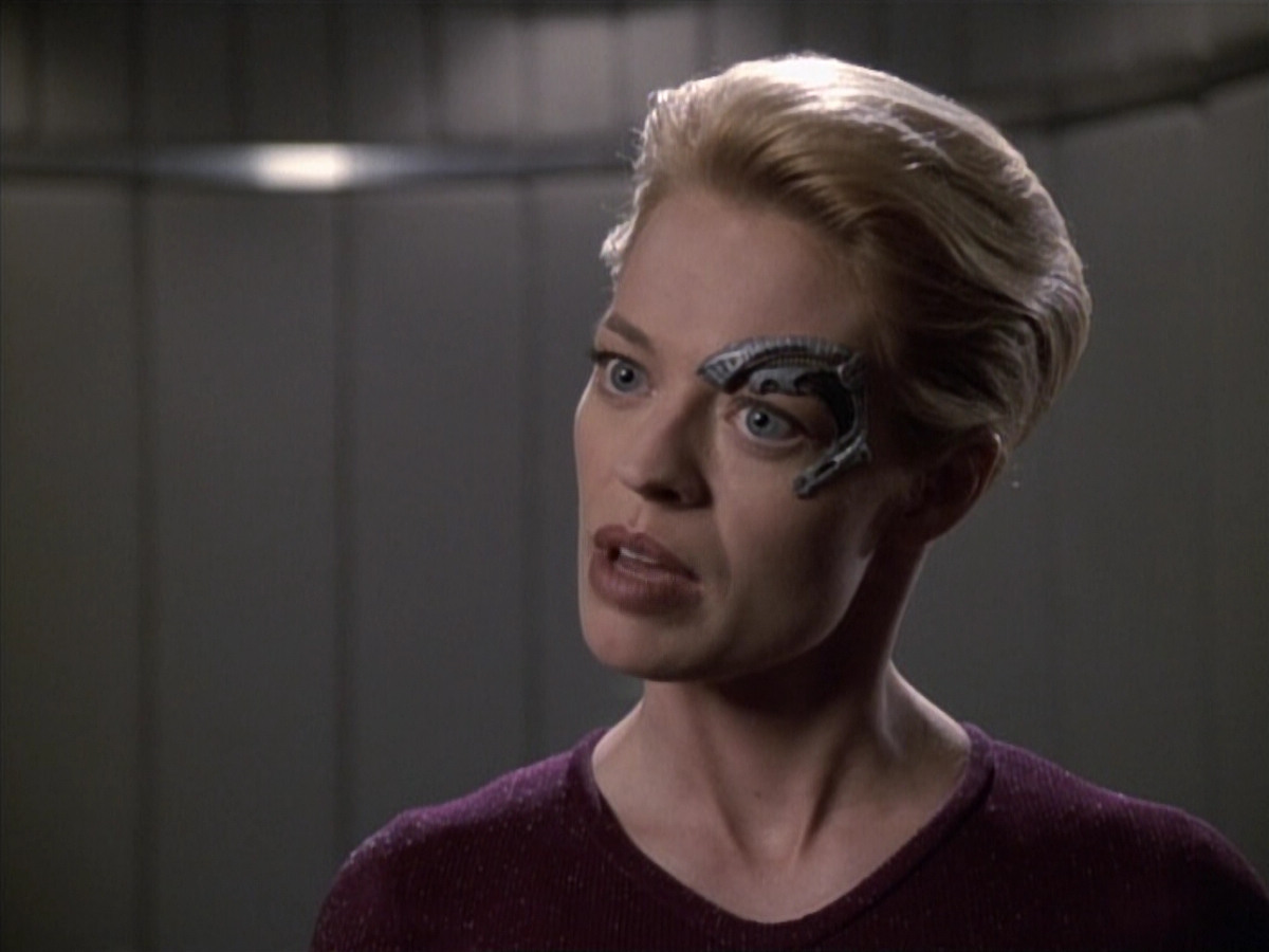 extant_StarTrek_VOY_6x19-ChildsPlay_01445.jpg