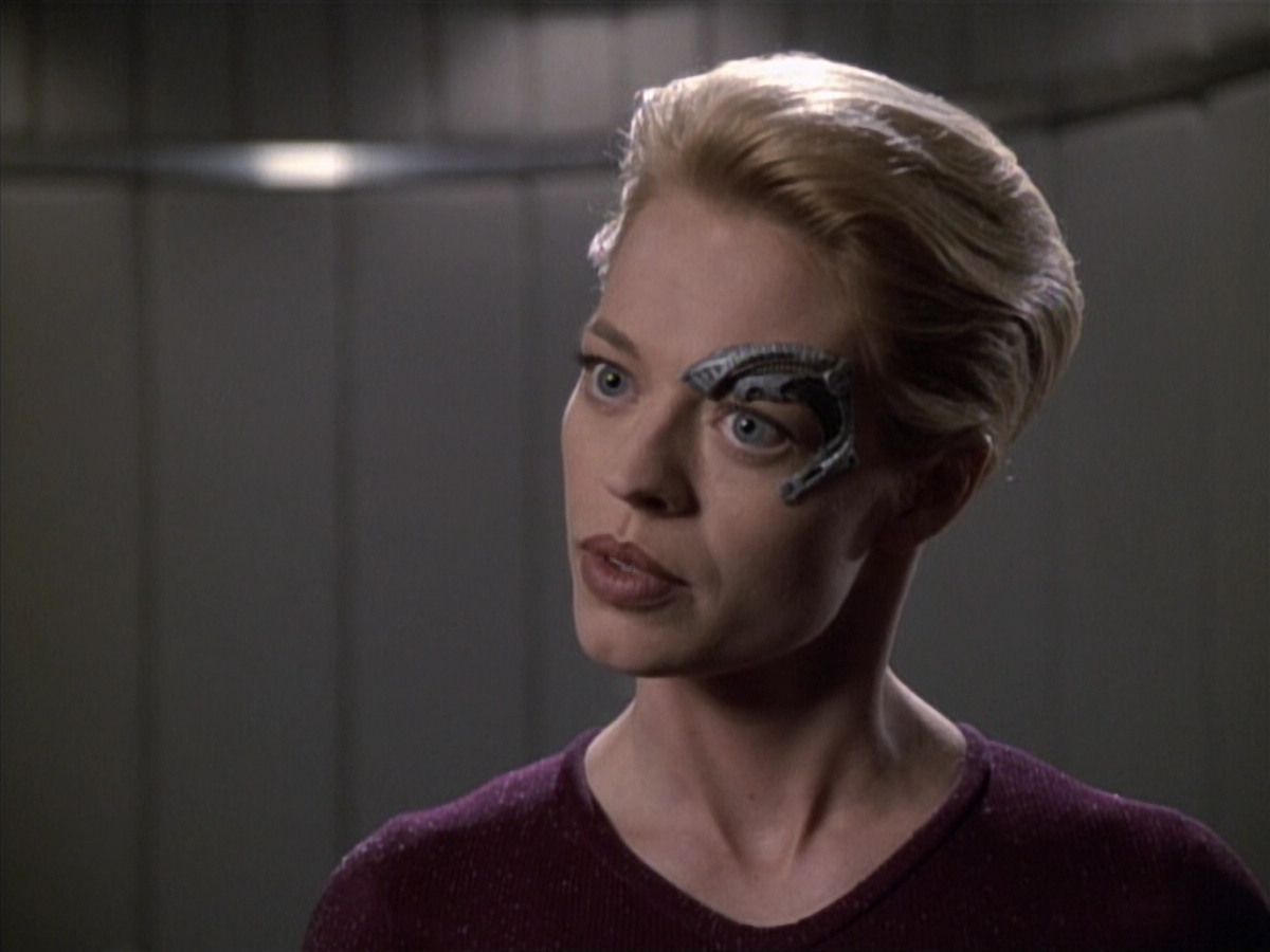 extant_StarTrek_VOY_6x19-ChildsPlay_01447.jpg
