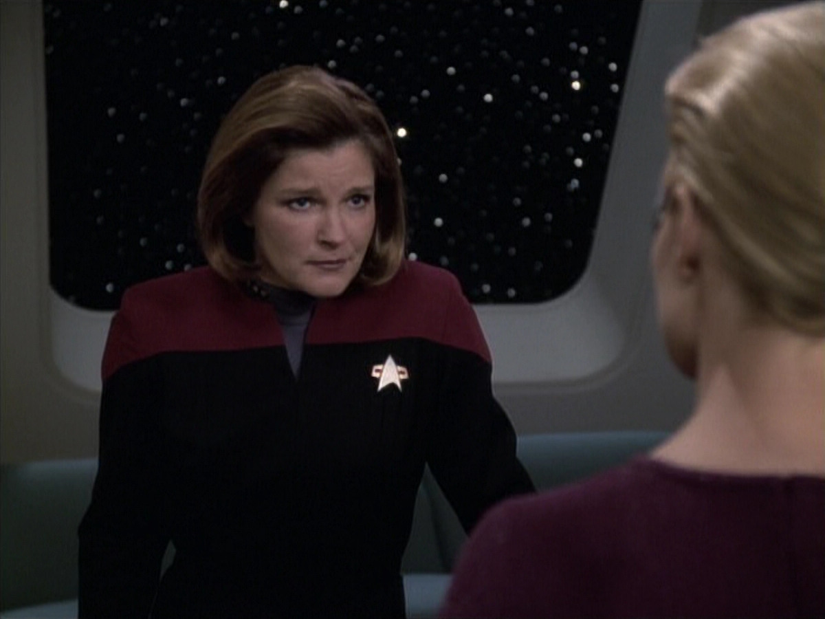 extant_StarTrek_VOY_6x19-ChildsPlay_01456.jpg