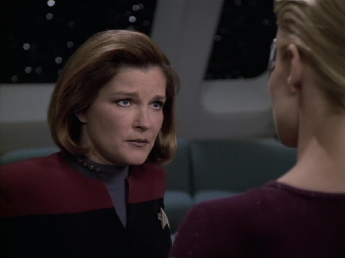 extant_StarTrek_VOY_6x19-ChildsPlay_01461.jpg