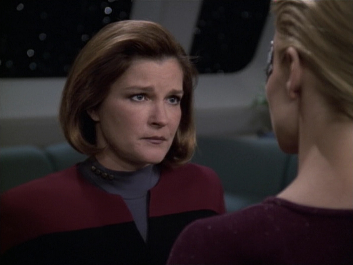 extant_StarTrek_VOY_6x19-ChildsPlay_01462.jpg