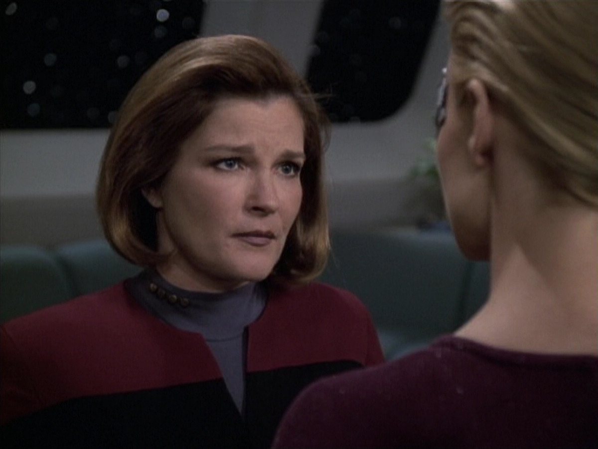extant_StarTrek_VOY_6x19-ChildsPlay_01463.jpg