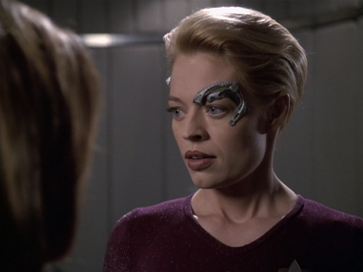 extant_StarTrek_VOY_6x19-ChildsPlay_01468.jpg