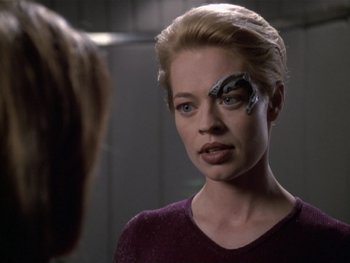 extant_StarTrek_VOY_6x19-ChildsPlay_01473.jpg