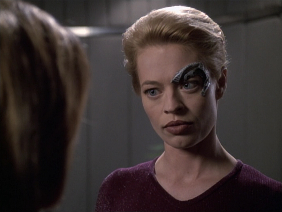extant_StarTrek_VOY_6x19-ChildsPlay_01476.jpg