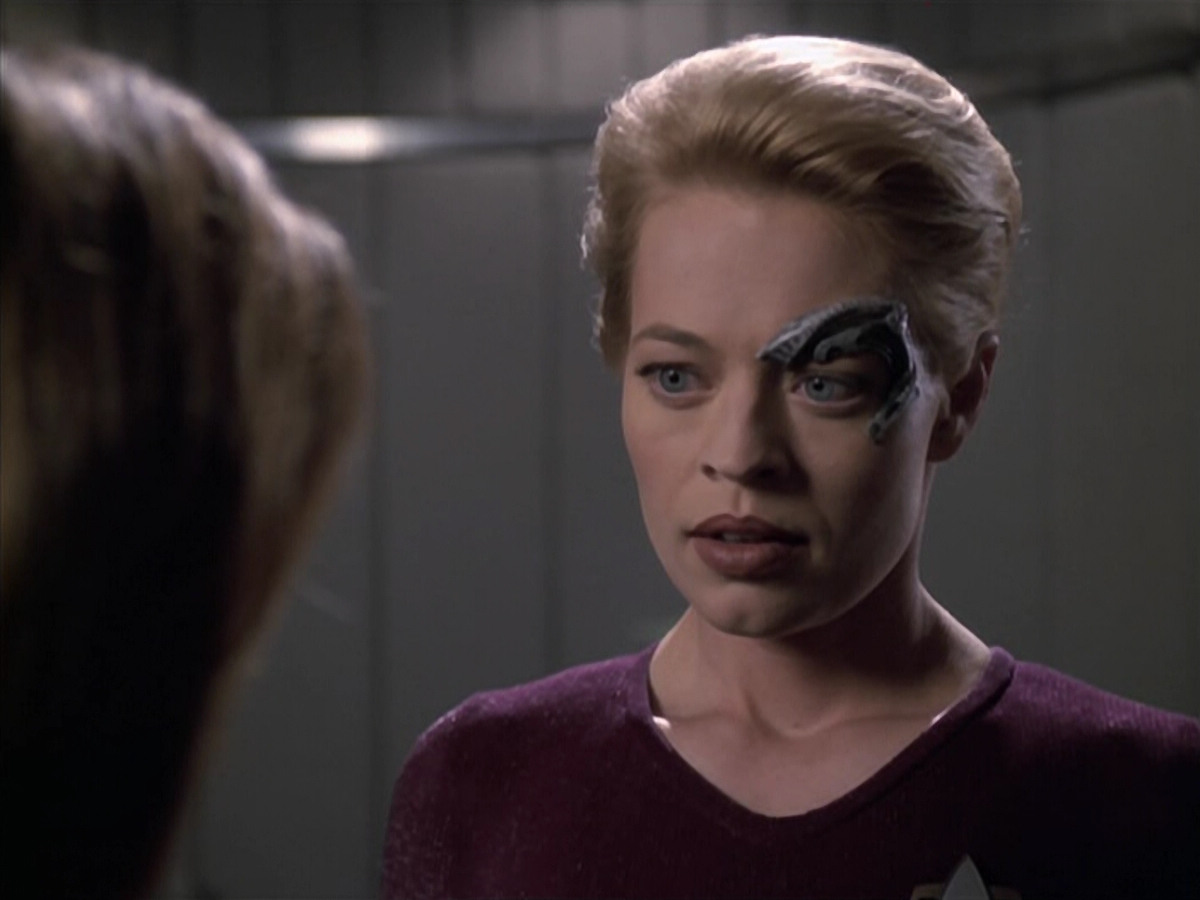 extant_StarTrek_VOY_6x19-ChildsPlay_01483.jpg