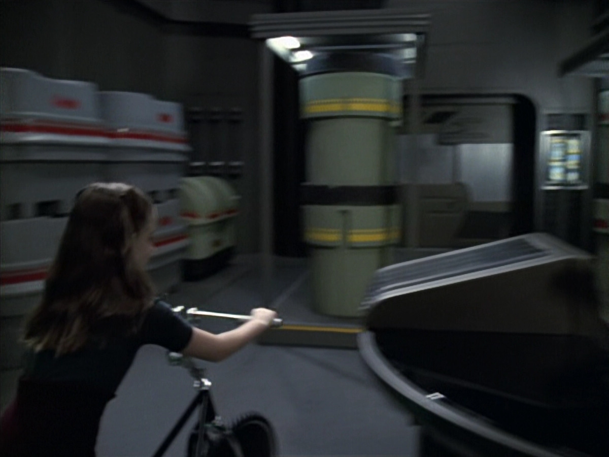 extant_StarTrek_VOY_6x19-ChildsPlay_01488.jpg