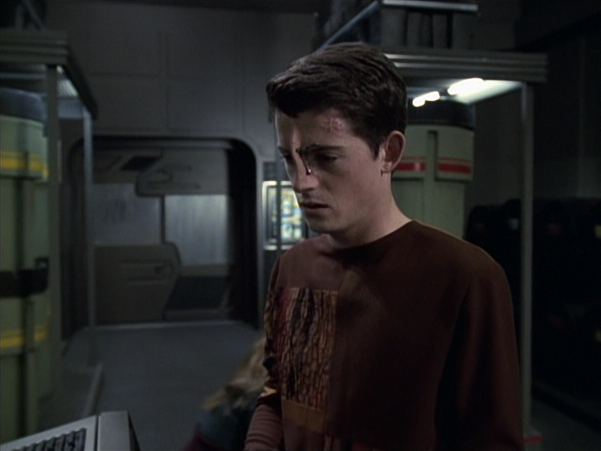 extant_StarTrek_VOY_6x19-ChildsPlay_01491.jpg