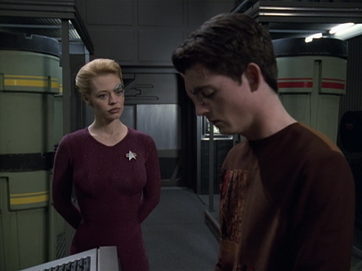 extant_StarTrek_VOY_6x19-ChildsPlay_01536.jpg