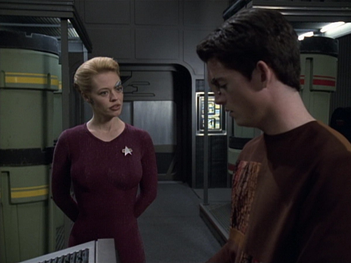 extant_StarTrek_VOY_6x19-ChildsPlay_01540.jpg