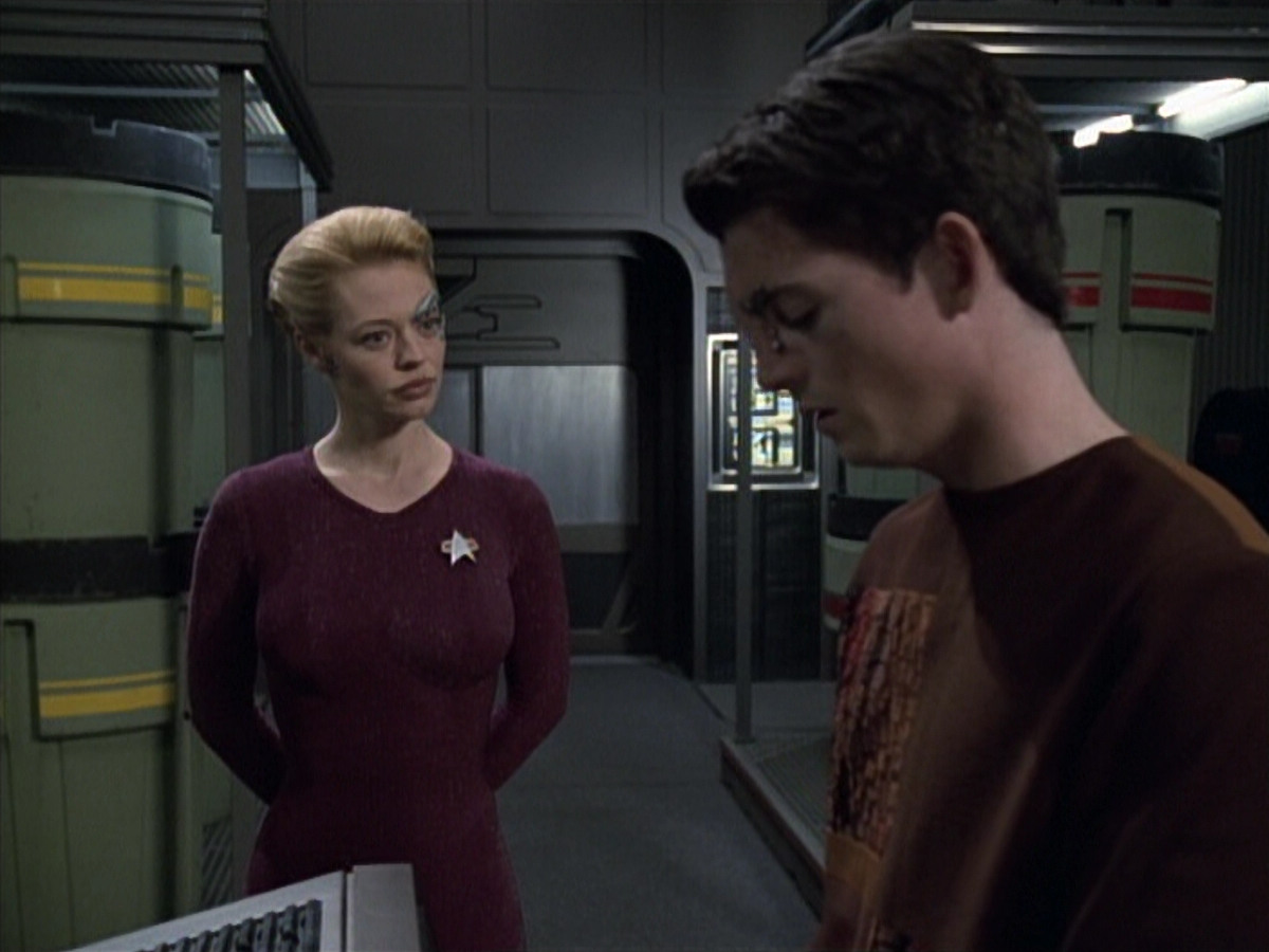 extant_StarTrek_VOY_6x19-ChildsPlay_01541.jpg