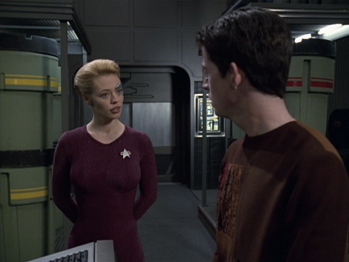 extant_StarTrek_VOY_6x19-ChildsPlay_01545.jpg