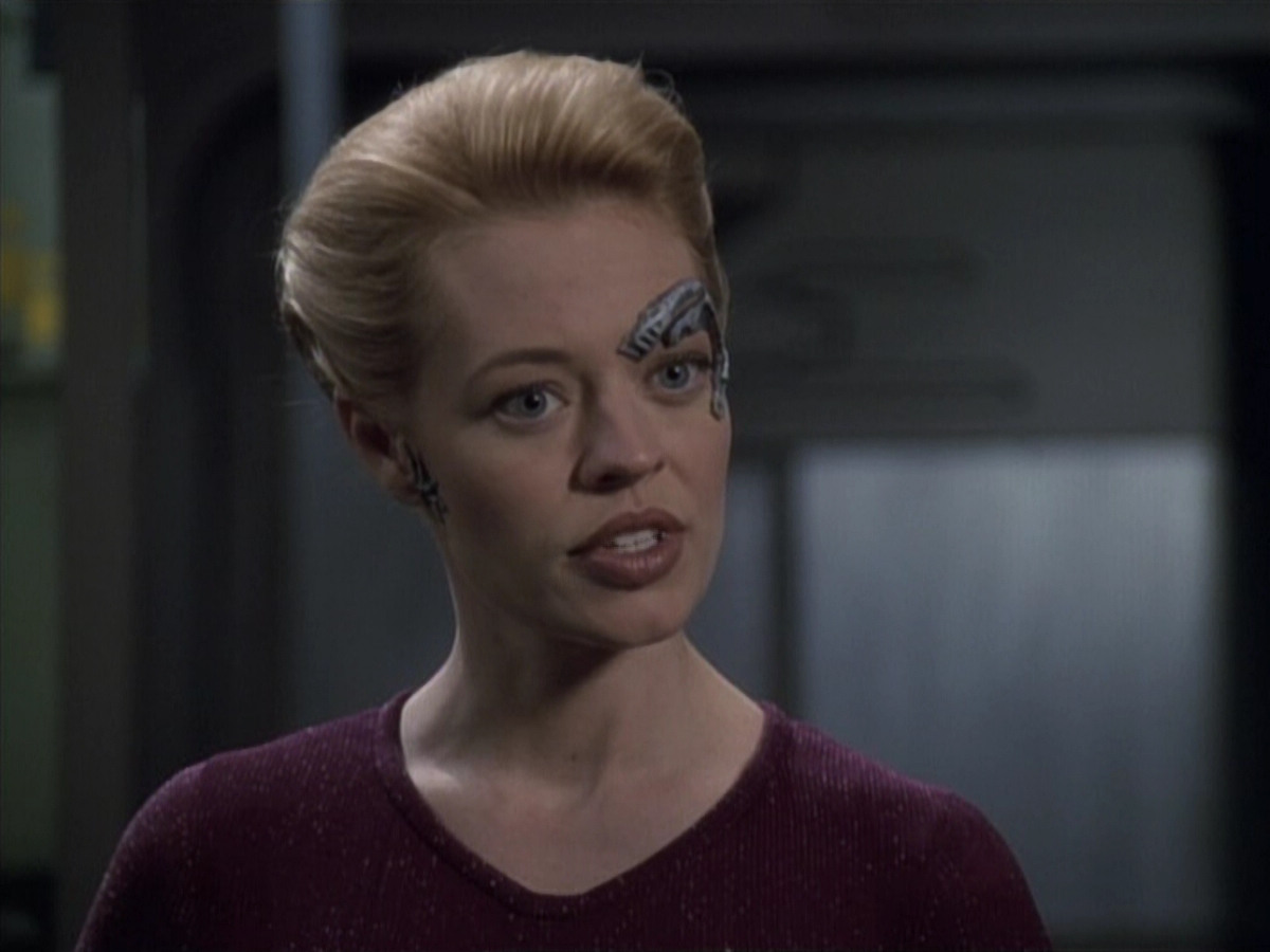 extant_StarTrek_VOY_6x19-ChildsPlay_01558.jpg
