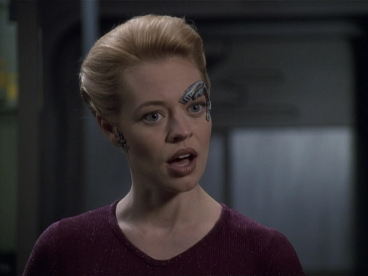 extant_StarTrek_VOY_6x19-ChildsPlay_01559.jpg