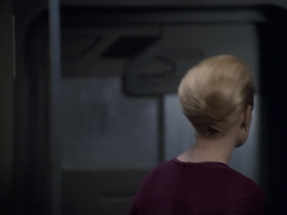 extant_StarTrek_VOY_6x19-ChildsPlay_01563.jpg