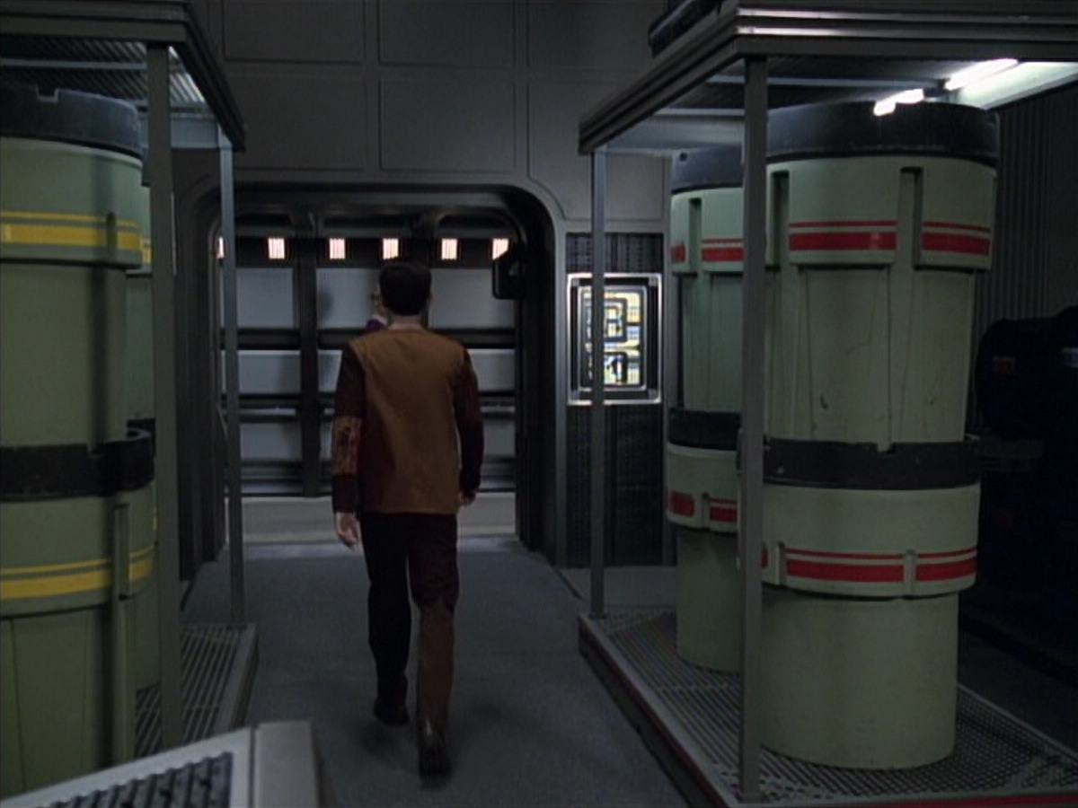 extant_StarTrek_VOY_6x19-ChildsPlay_01576.jpg