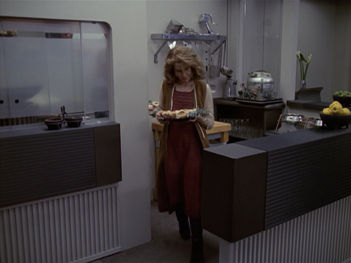 extant_StarTrek_VOY_6x19-ChildsPlay_01579.jpg