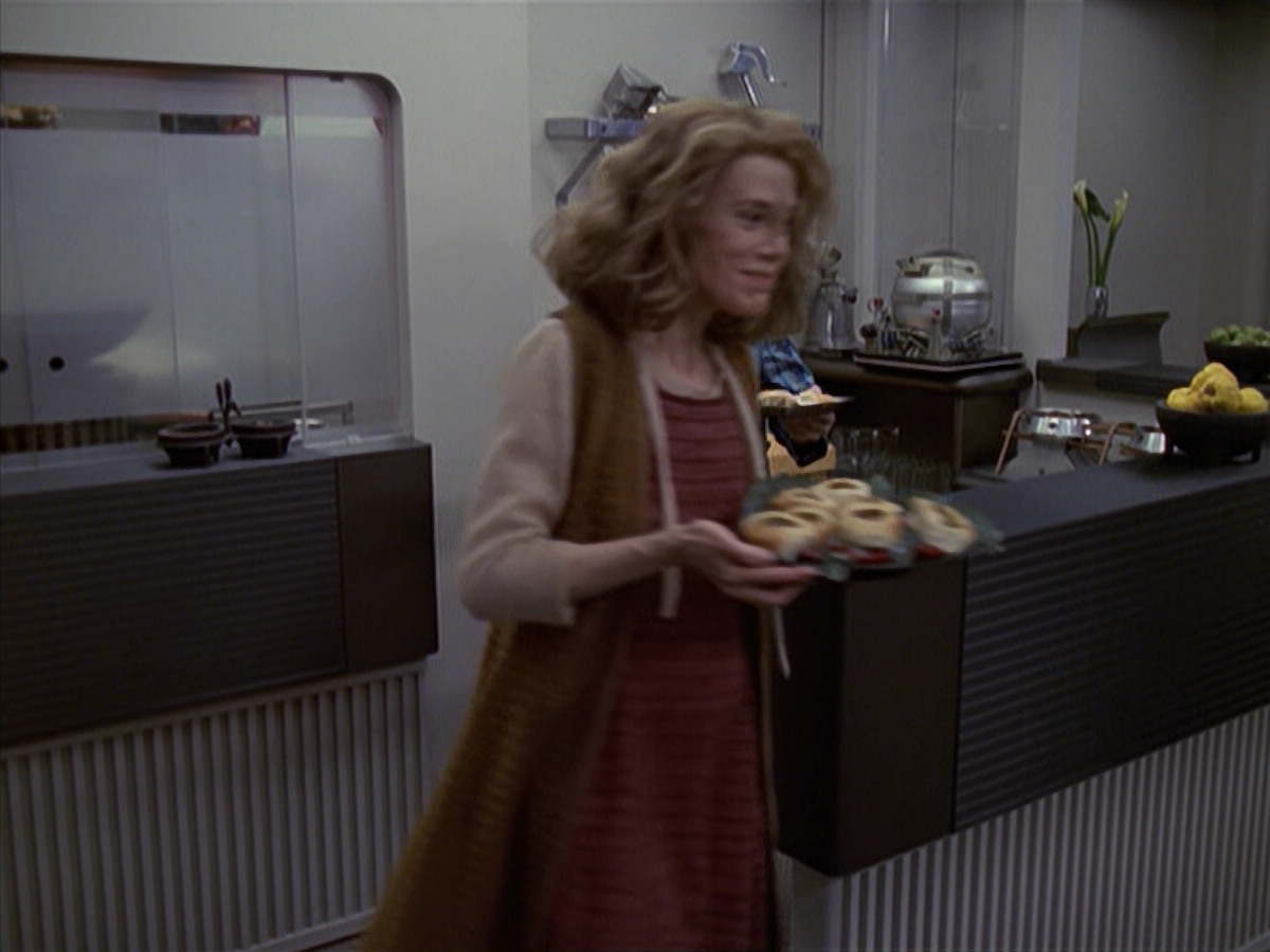 extant_StarTrek_VOY_6x19-ChildsPlay_01581.jpg