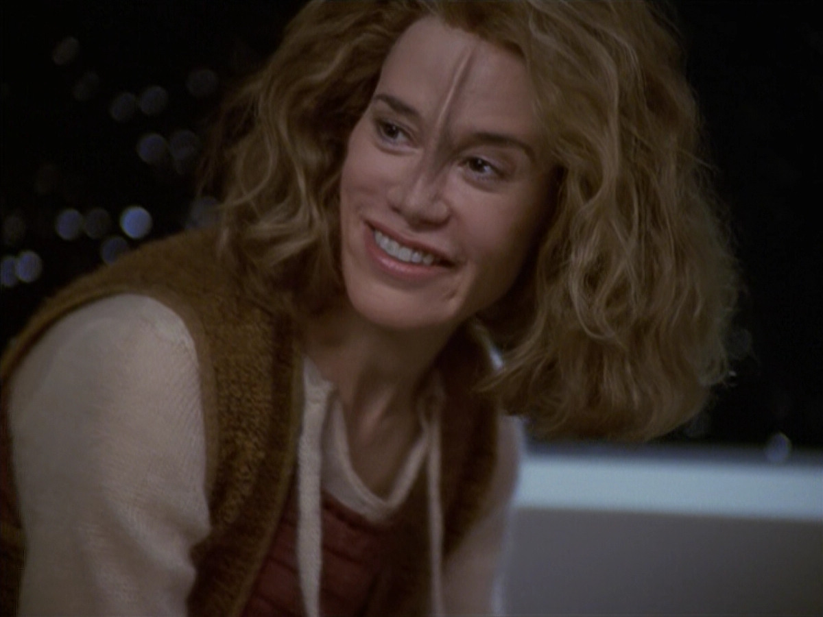 extant_StarTrek_VOY_6x19-ChildsPlay_01592.jpg