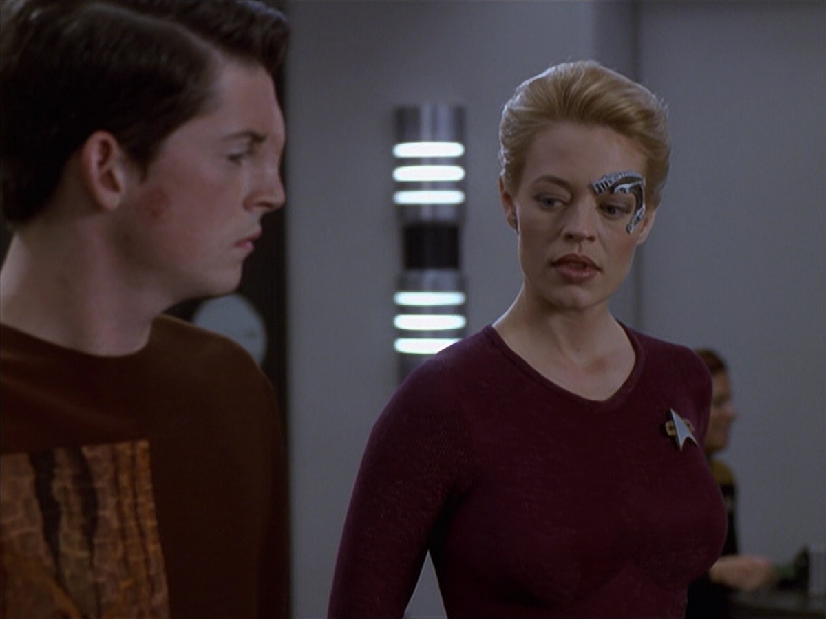 extant_StarTrek_VOY_6x19-ChildsPlay_01604.jpg