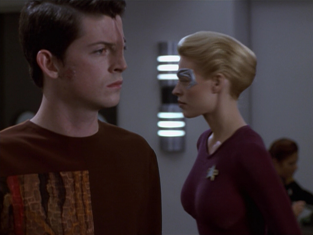 extant_StarTrek_VOY_6x19-ChildsPlay_01611.jpg