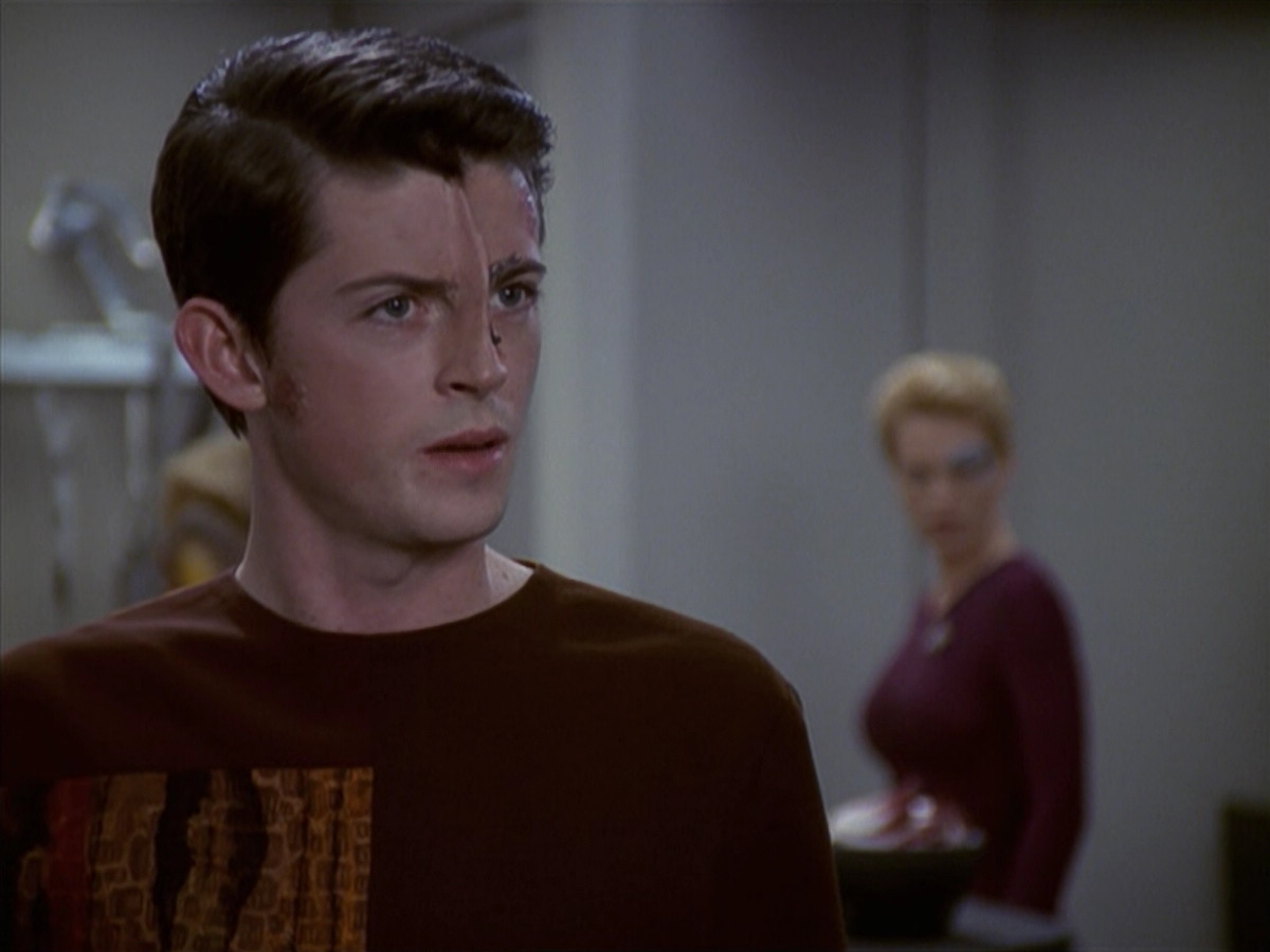 extant_StarTrek_VOY_6x19-ChildsPlay_01619.jpg