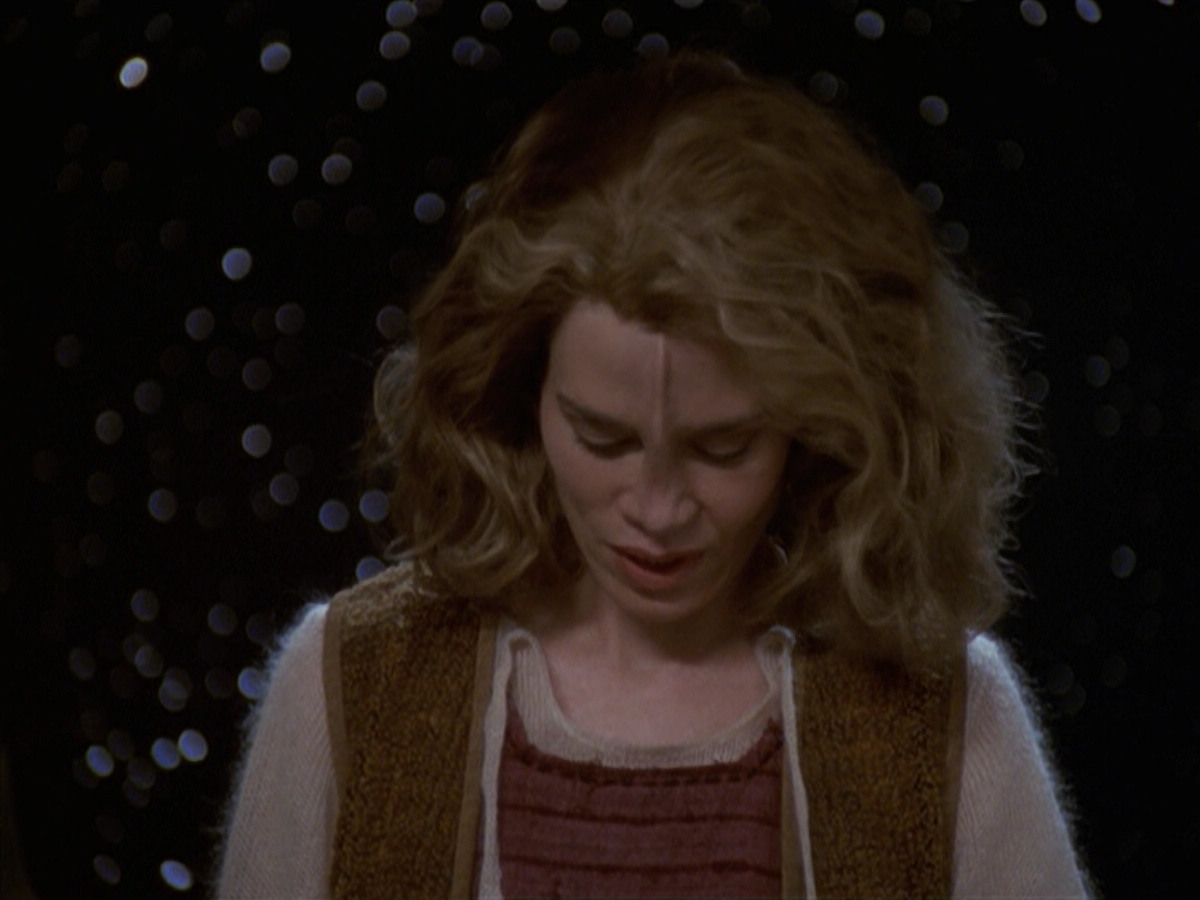 extant_StarTrek_VOY_6x19-ChildsPlay_01648.jpg