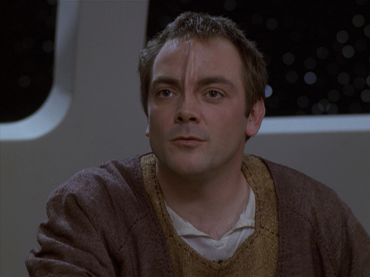 extant_StarTrek_VOY_6x19-ChildsPlay_01656.jpg