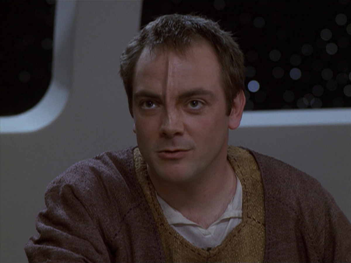 extant_StarTrek_VOY_6x19-ChildsPlay_01663.jpg