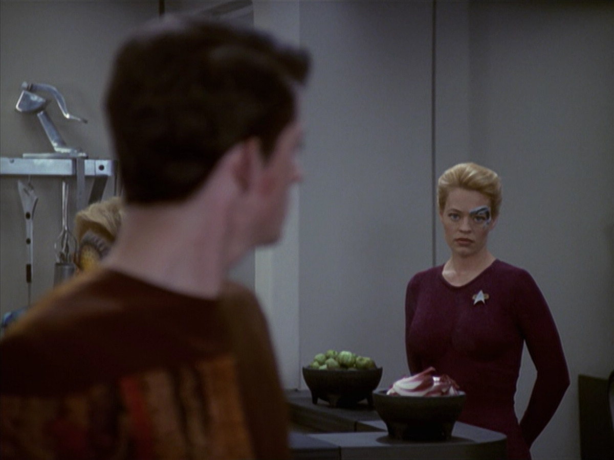 extant_StarTrek_VOY_6x19-ChildsPlay_01670.jpg