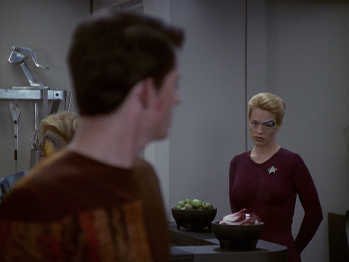extant_StarTrek_VOY_6x19-ChildsPlay_01672.jpg
