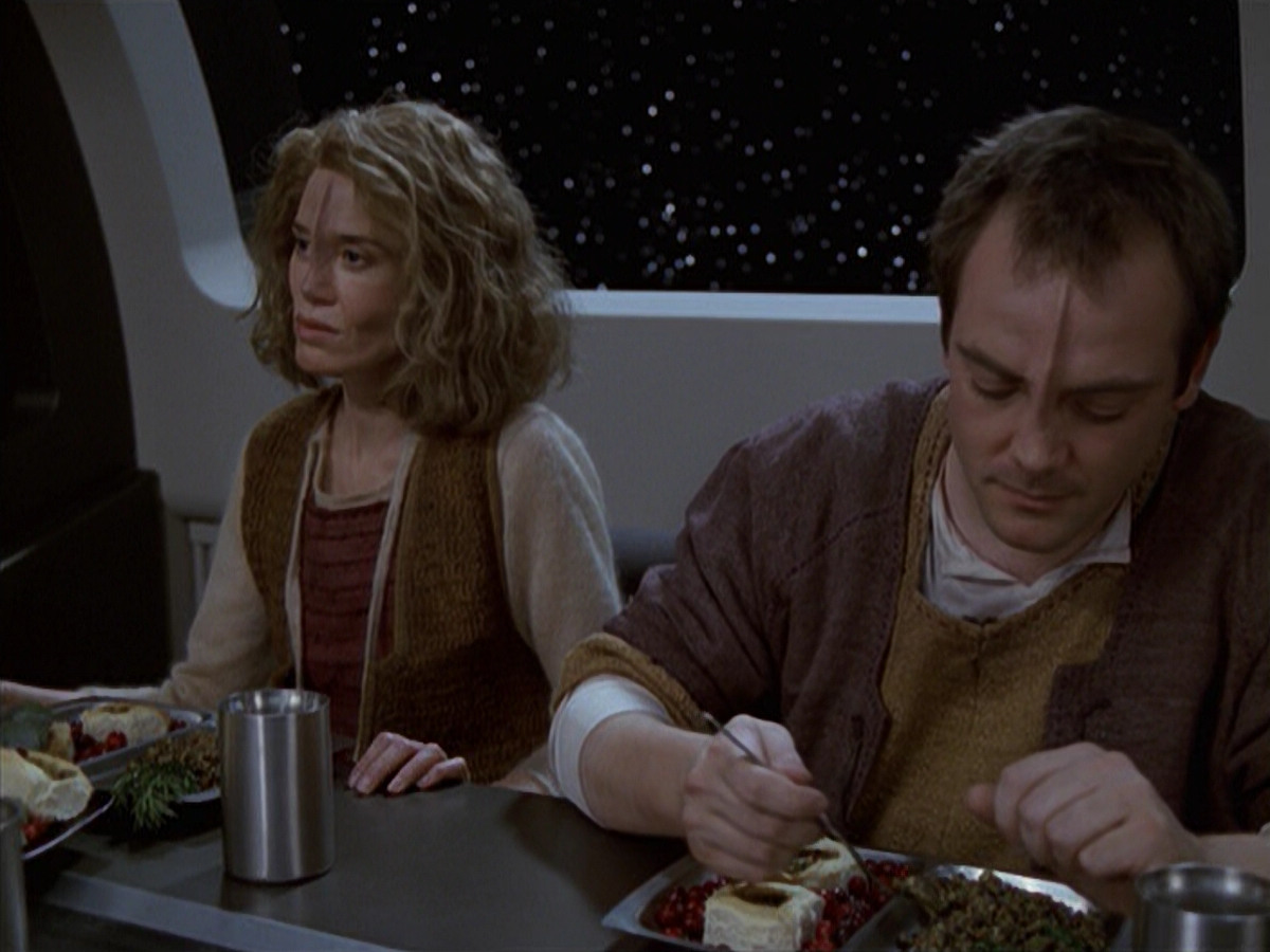 extant_StarTrek_VOY_6x19-ChildsPlay_01695.jpg