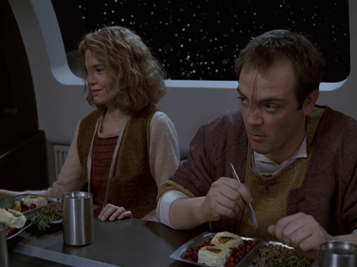 extant_StarTrek_VOY_6x19-ChildsPlay_01716.jpg