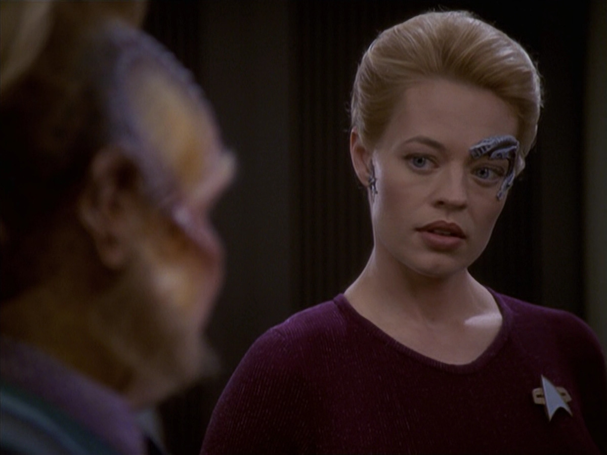 extant_StarTrek_VOY_6x19-ChildsPlay_01739.jpg