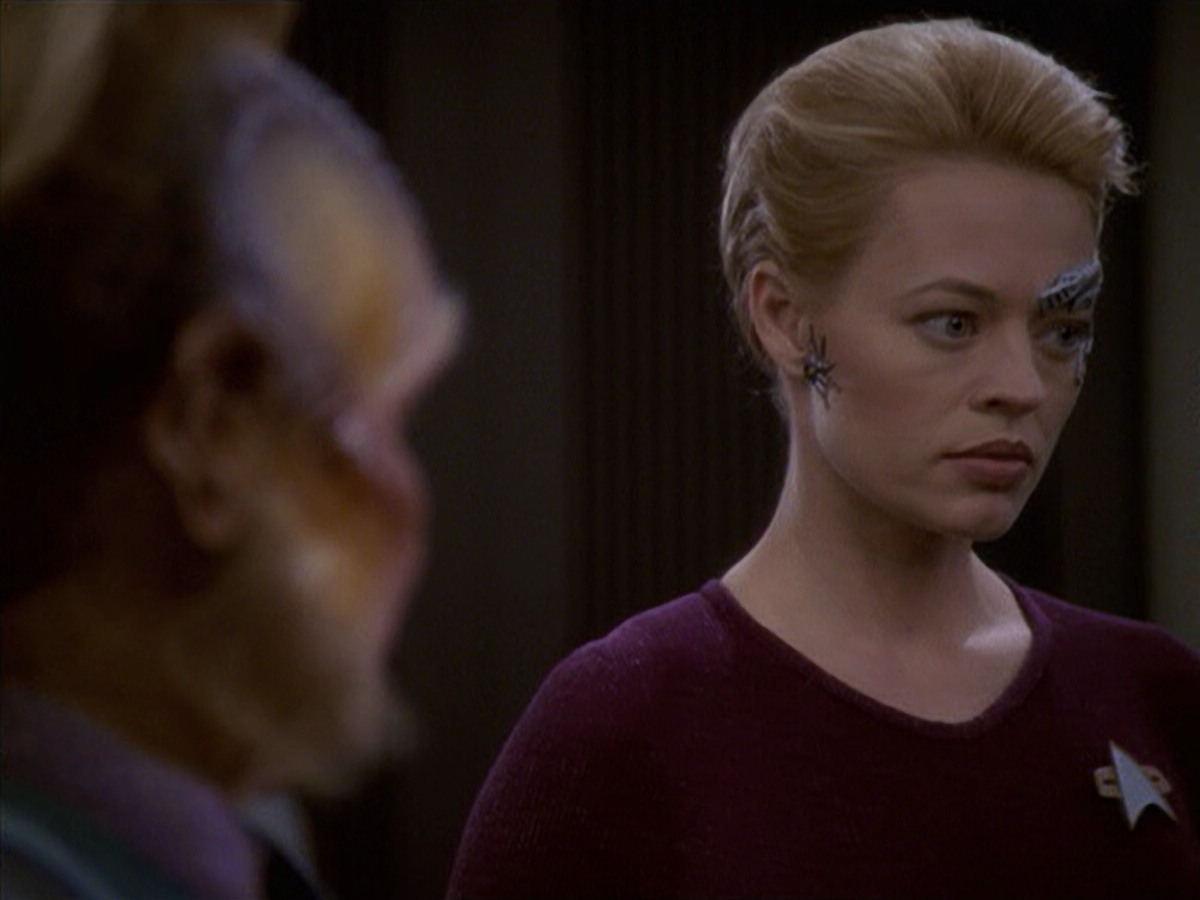 extant_StarTrek_VOY_6x19-ChildsPlay_01745.jpg