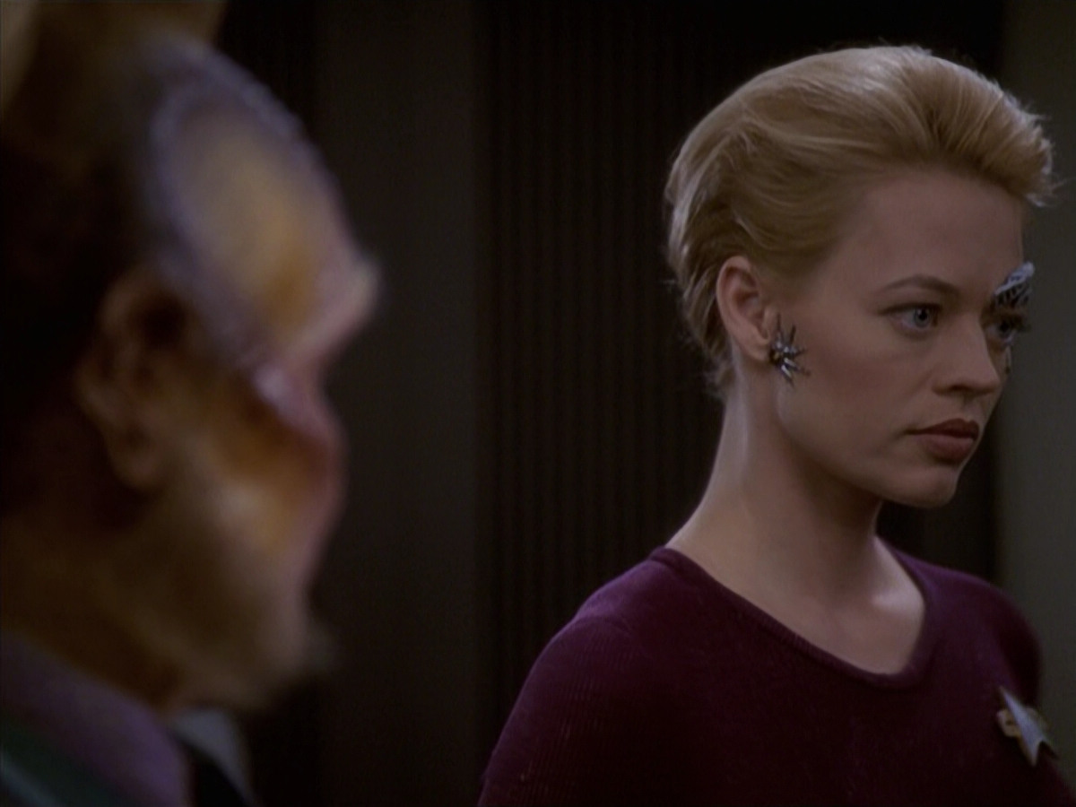 extant_StarTrek_VOY_6x19-ChildsPlay_01746.jpg