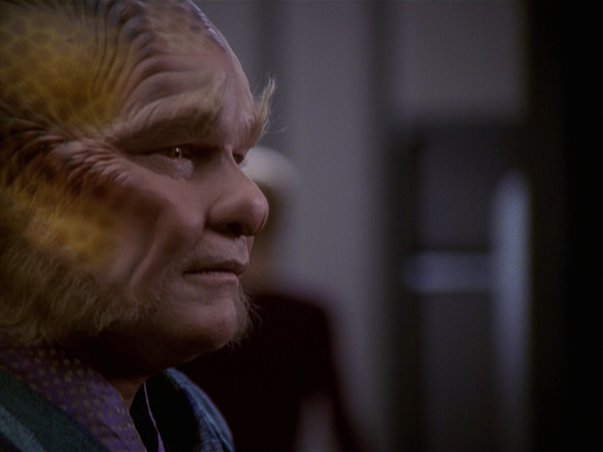 extant_StarTrek_VOY_6x19-ChildsPlay_01751.jpg