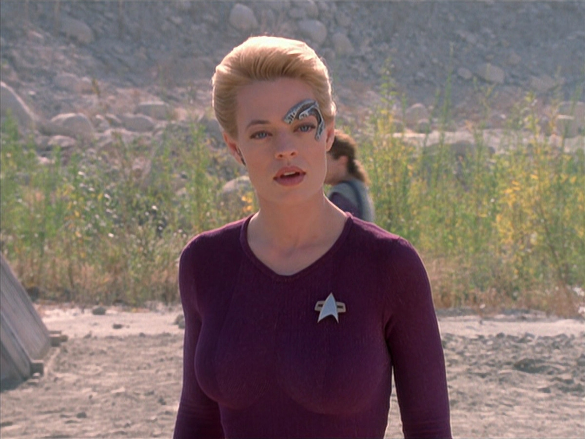 extant_StarTrek_VOY_6x19-ChildsPlay_01923.jpg