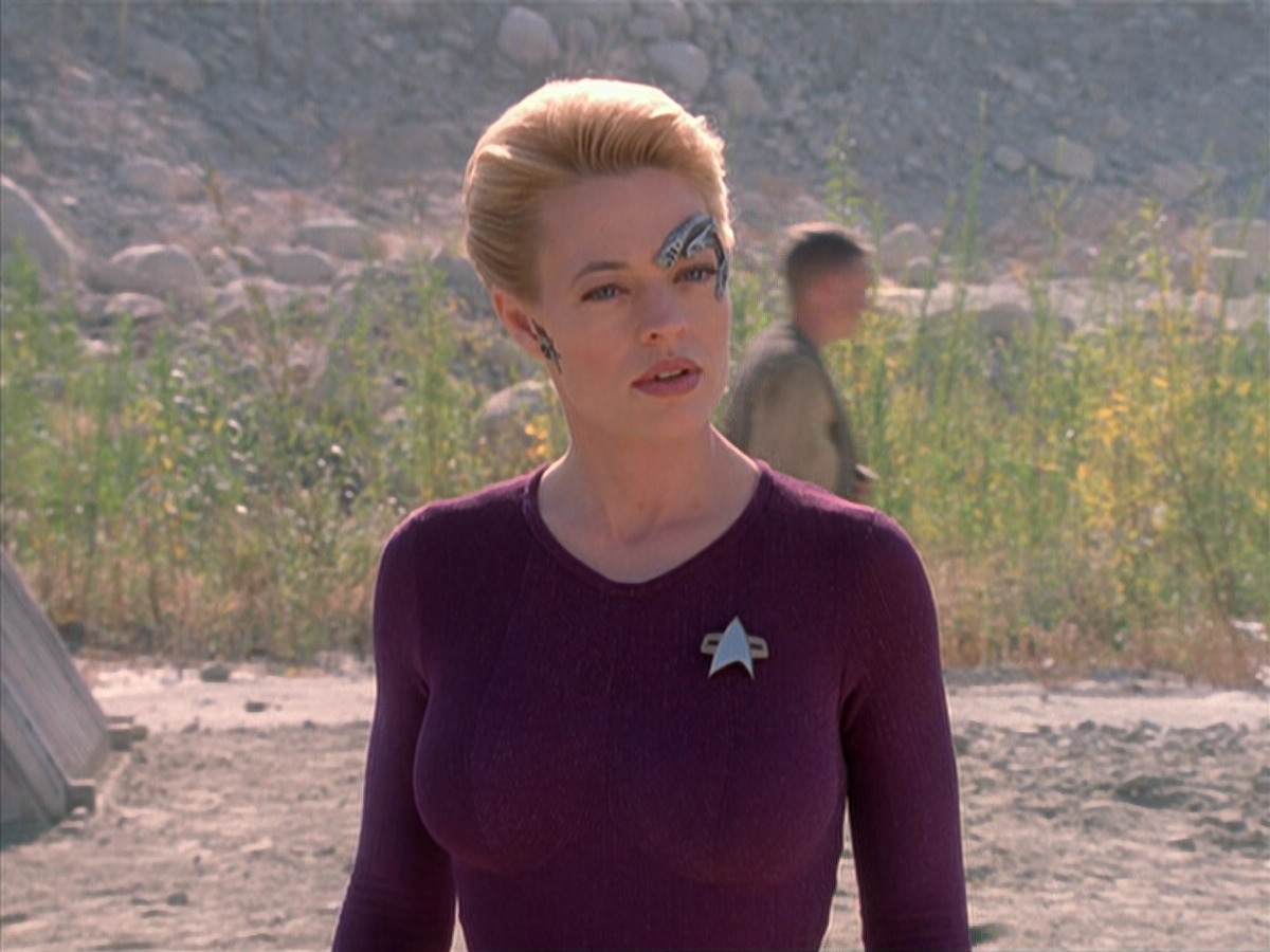 extant_StarTrek_VOY_6x19-ChildsPlay_01926.jpg