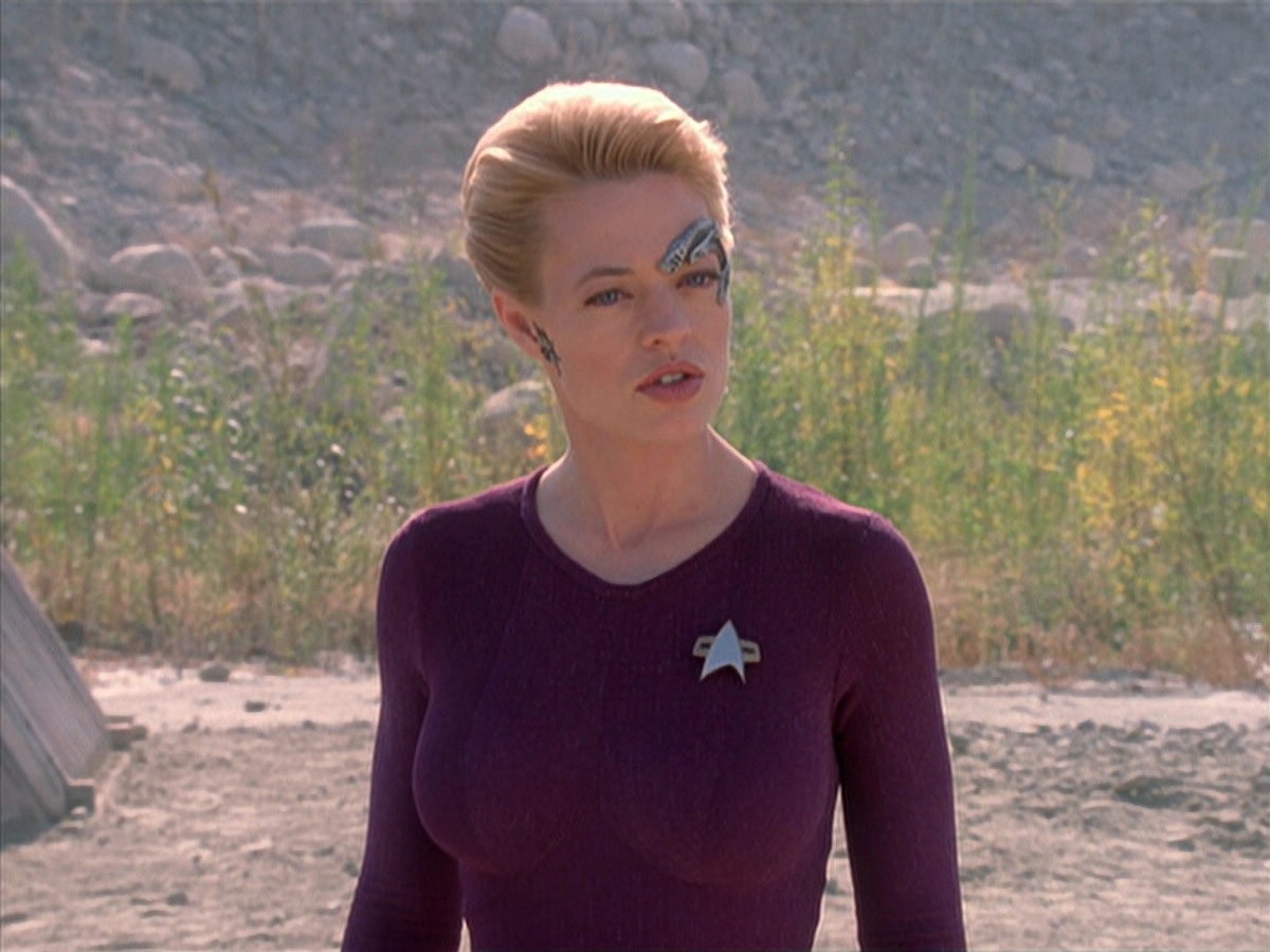 extant_StarTrek_VOY_6x19-ChildsPlay_01928.jpg