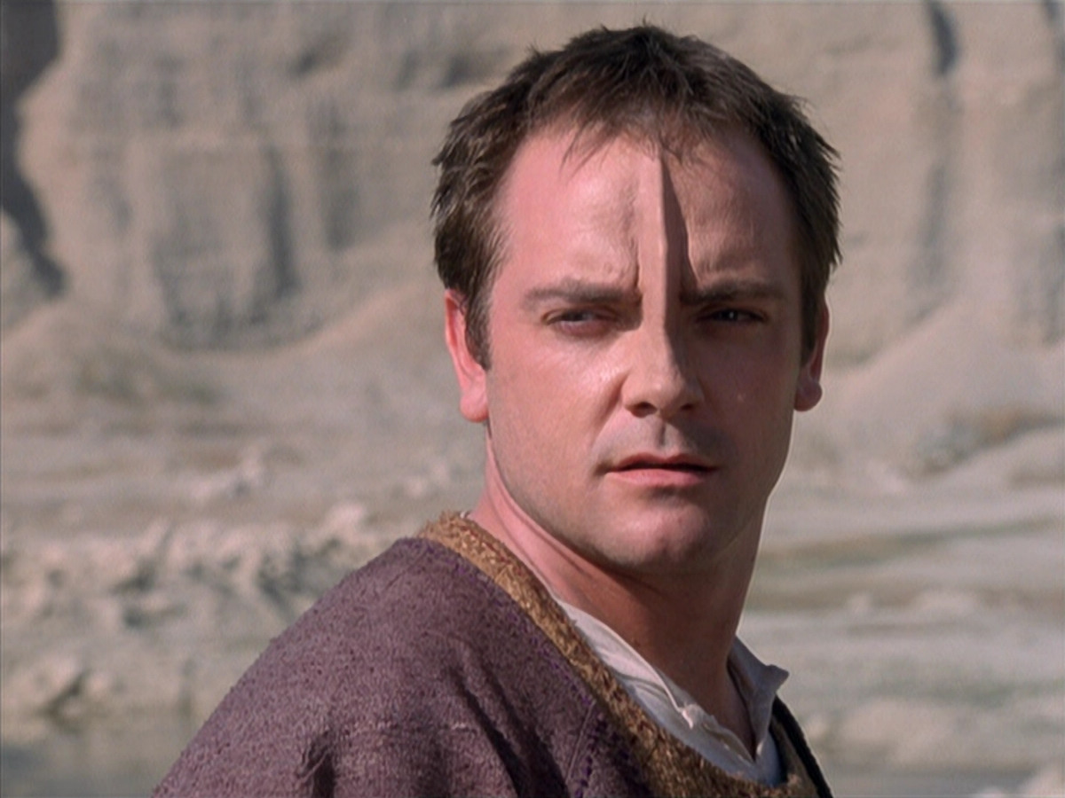 extant_StarTrek_VOY_6x19-ChildsPlay_01929.jpg