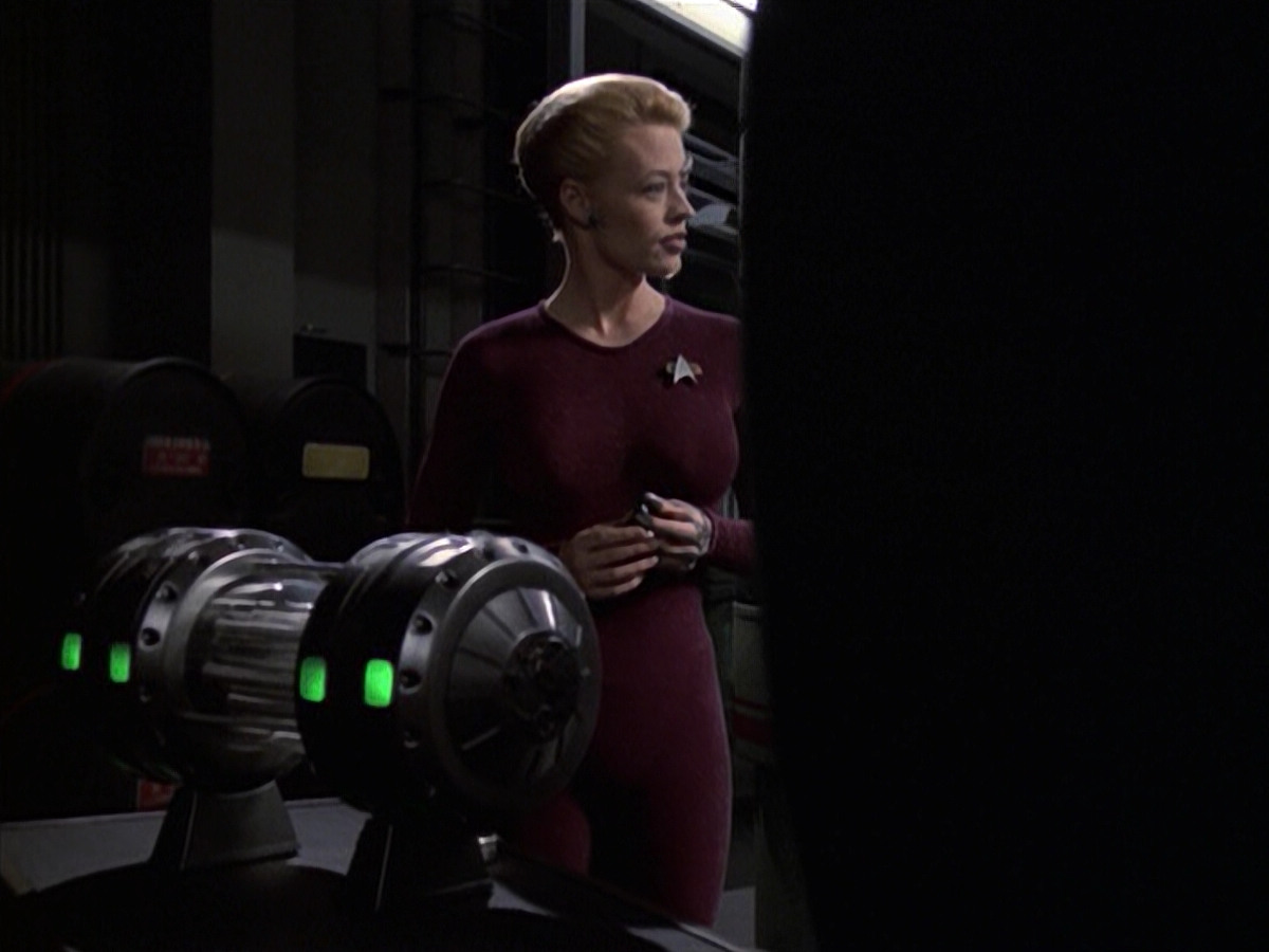 extant_StarTrek_VOY_6x19-ChildsPlay_01939.jpg