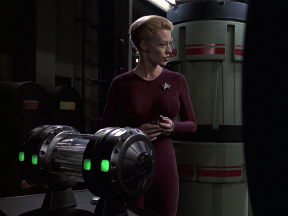 extant_StarTrek_VOY_6x19-ChildsPlay_01940.jpg