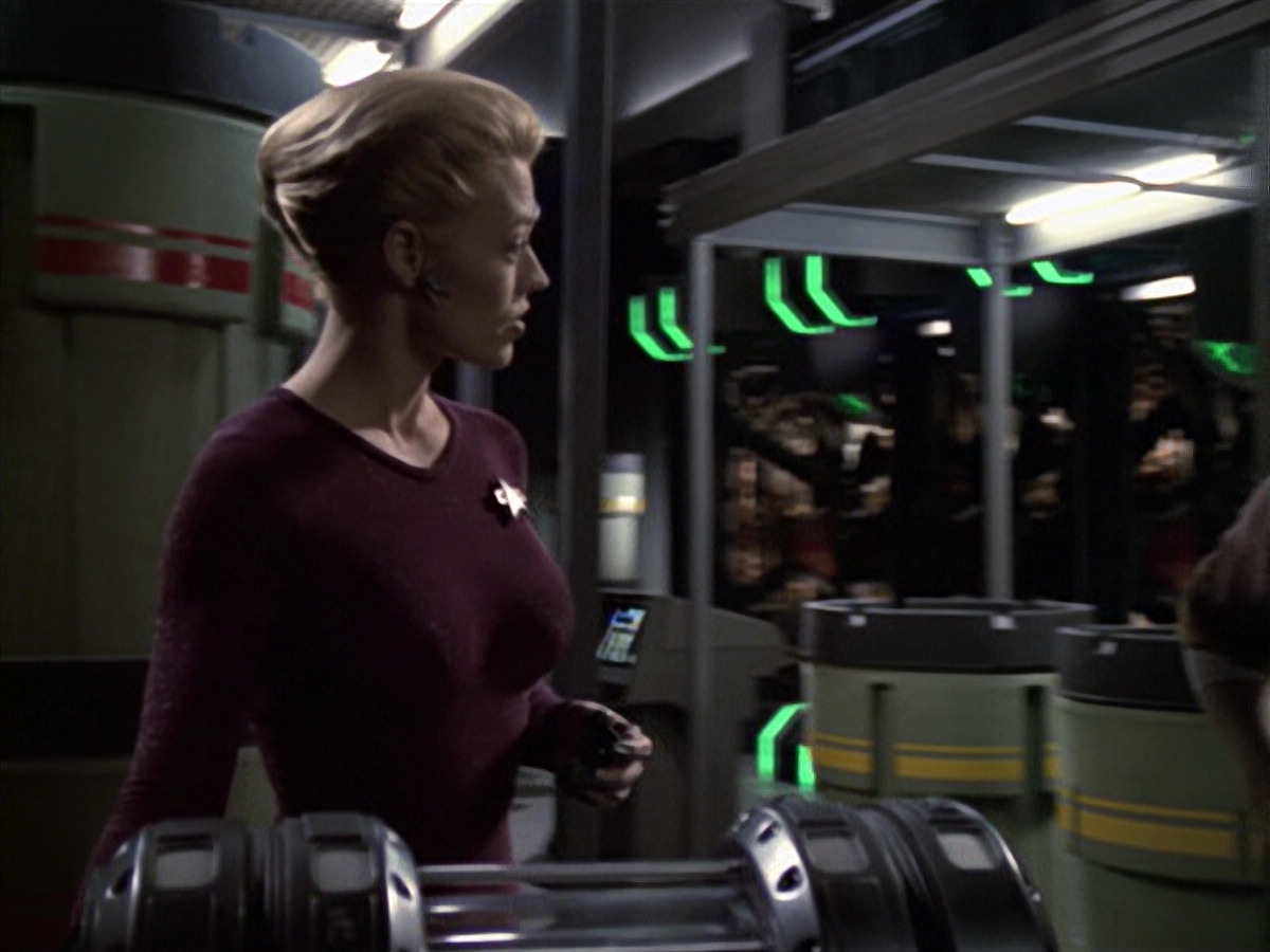 extant_StarTrek_VOY_6x19-ChildsPlay_01945.jpg