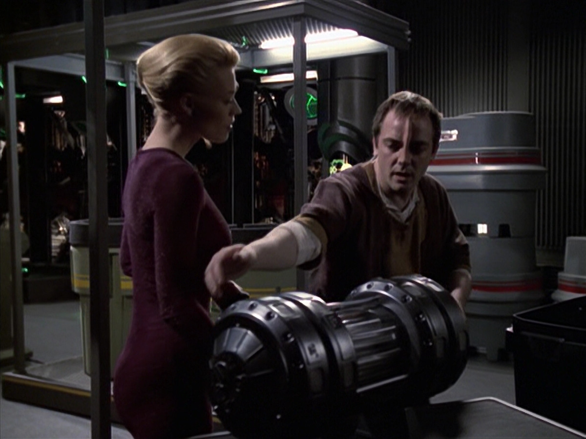 extant_StarTrek_VOY_6x19-ChildsPlay_01949.jpg