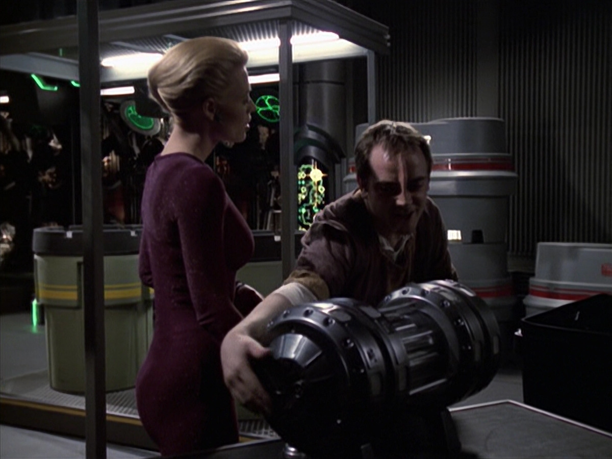 extant_StarTrek_VOY_6x19-ChildsPlay_01950.jpg